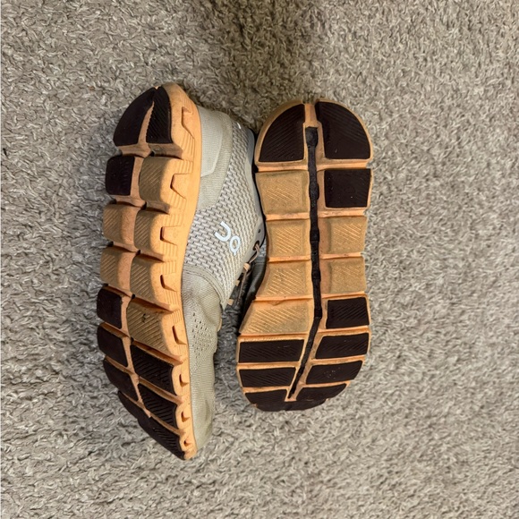 ON Cloud X Training Shoe 9.5 Silver/Almond - Picture 8 of 9